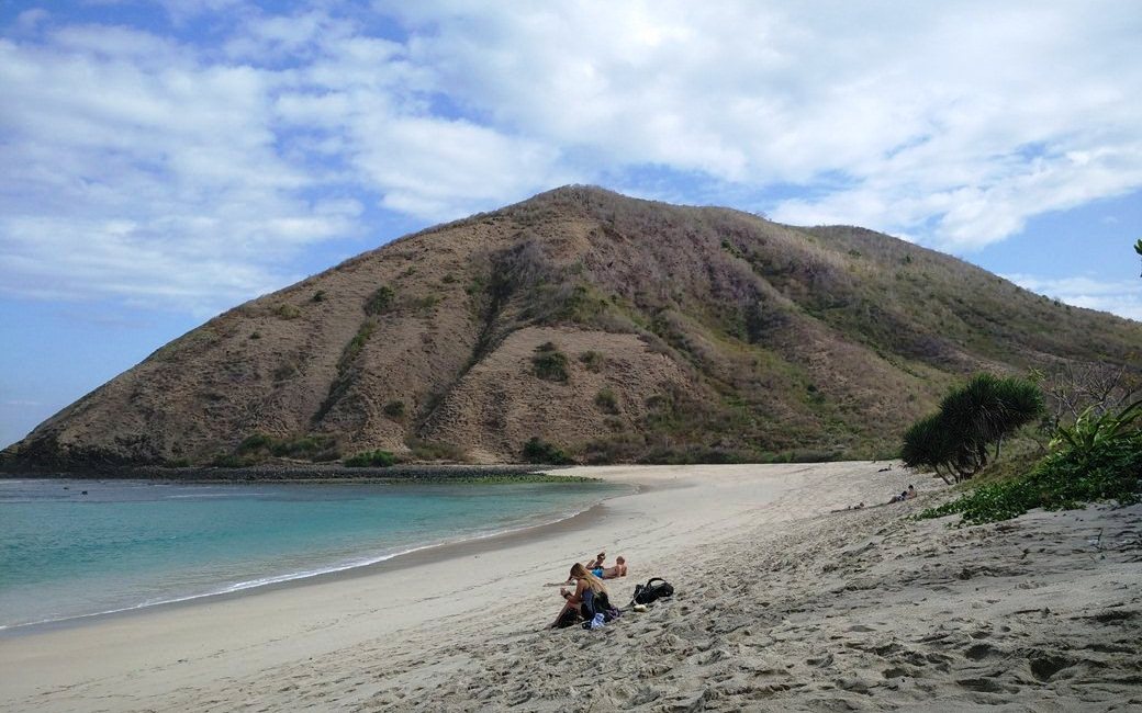 pantai mawun pulau lombok